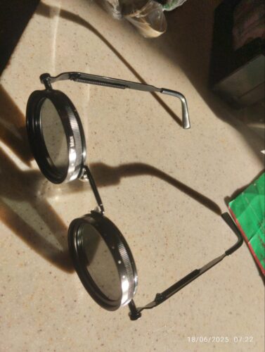 Fashionable Adjustable Sunglasses: Suitable for retro punk parties, sunshade, sun protection and festivals like Easter, graduation season, Halloween and Christmas. With aluminum-magnesium lenses, alloy frames, a glasses case and a lens cloth. photo review